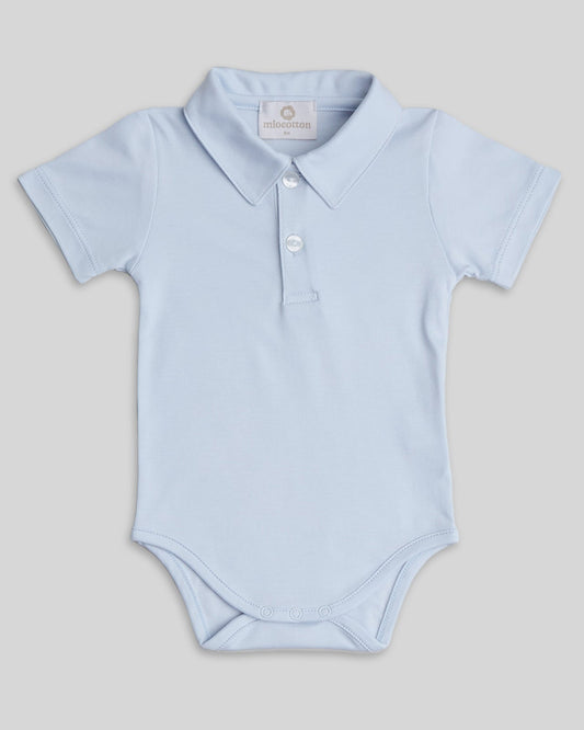 Comfortable shorts bodysuit in light blue, ideal for babies